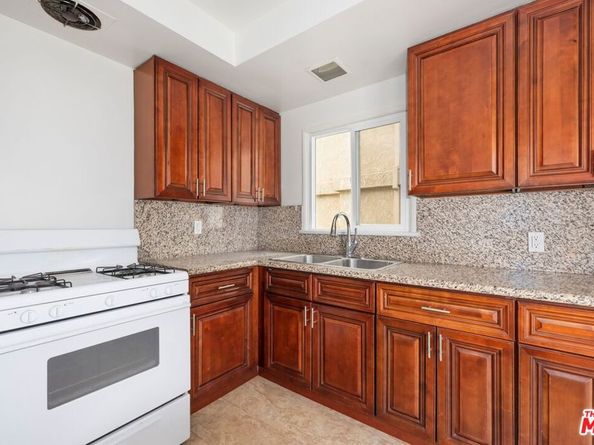 8521 Saturn Street, Los Angeles CA 90035