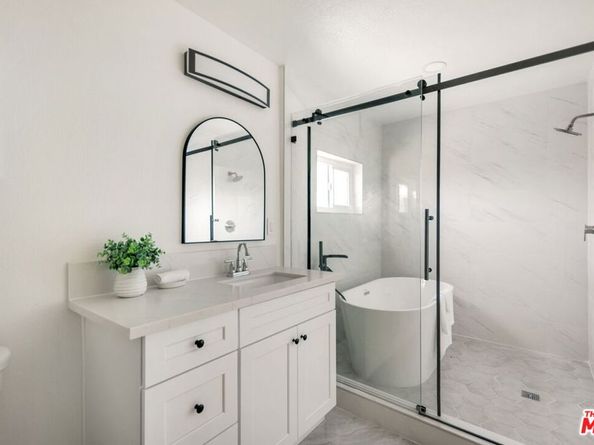 5832 6th Avenue, Los Angeles CA 90043