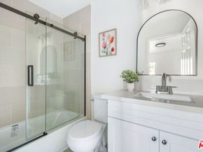 5832 6th Avenue, Los Angeles CA 90043