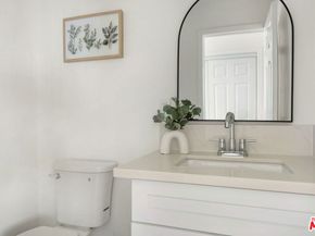 5832 6th Avenue, Los Angeles CA 90043