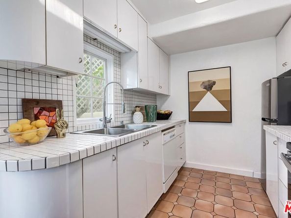 2427 N Gower Street, Los Angeles CA 90068