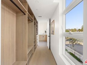 1011 N Ogden Drive 101, West Hollywood CA 90046