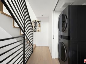 1011 N Ogden Drive 101, West Hollywood CA 90046