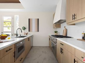 1011 N Ogden Drive 101, West Hollywood CA 90046