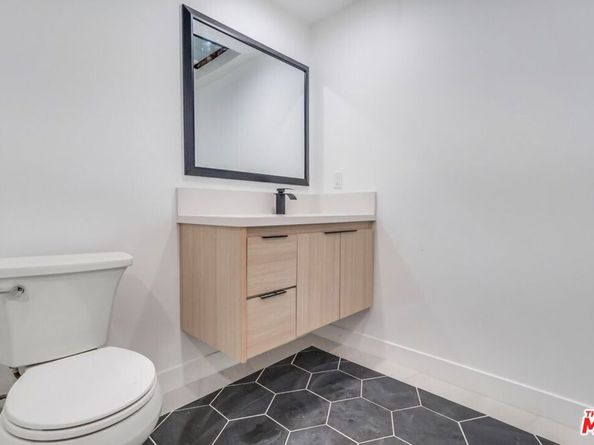 1023 E 28th Street, Los Angeles CA 90011