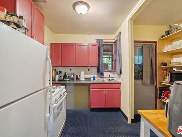 3226 Barham Boulevard, Los Angeles CA 90068