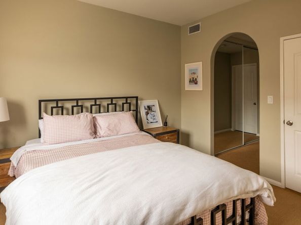 930 N Doheny Drive 305, West Hollywood CA 90069