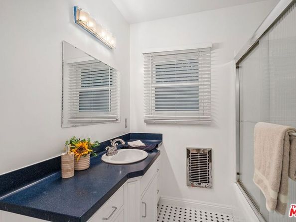 8131 Paso Robles Avenue, Lake Balboa CA 91406