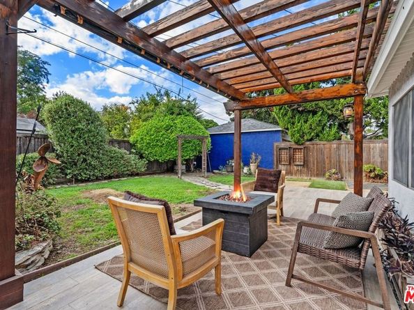 8131 Paso Robles Avenue, Lake Balboa CA 91406