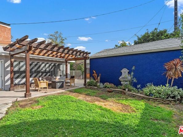 8131 Paso Robles Avenue, Lake Balboa CA 91406