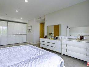 4925 Wilshire Boulevard PH 302, Los Angeles CA 90010