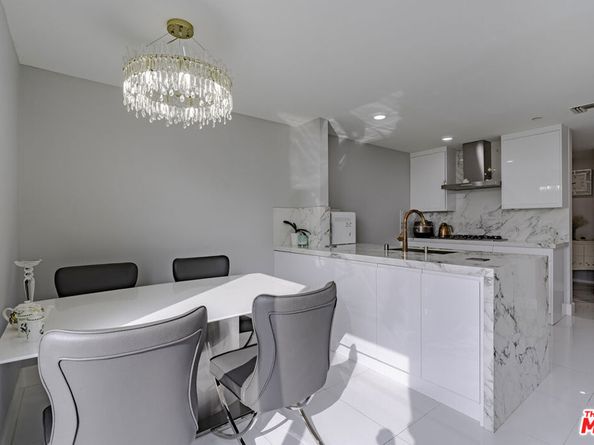 4925 Wilshire Boulevard PH 302, Los Angeles CA 90010