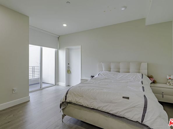 4925 Wilshire Boulevard PH 302, Los Angeles CA 90010