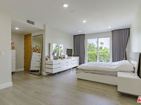 4925 Wilshire Boulevard PH 302, Los Angeles CA 90010