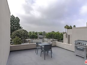 4925 Wilshire Boulevard PH 302, Los Angeles CA 90010