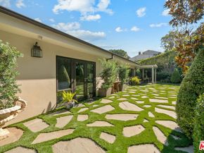 1115 N Bundy Drive, Los Angeles CA 90049