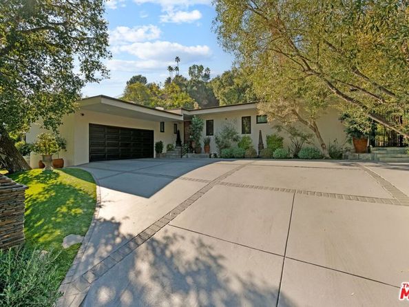 1115 N Bundy Drive, Los Angeles CA 90049