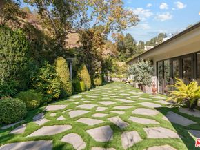 1115 N Bundy Drive, Los Angeles CA 90049