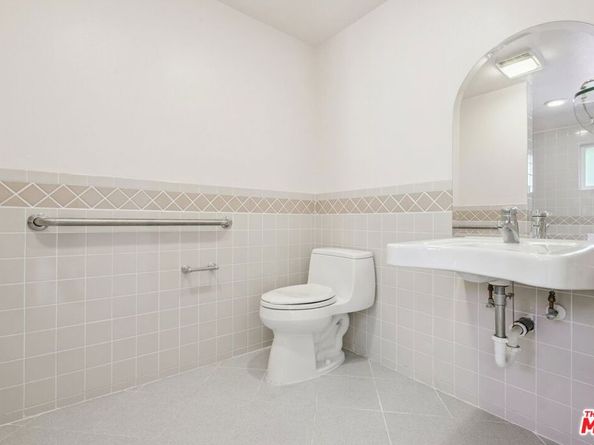 16999 Avenida De Santa Ynez, Pacific Palisades CA 90272