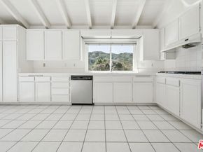 16999 Avenida De Santa Ynez, Pacific Palisades CA 90272