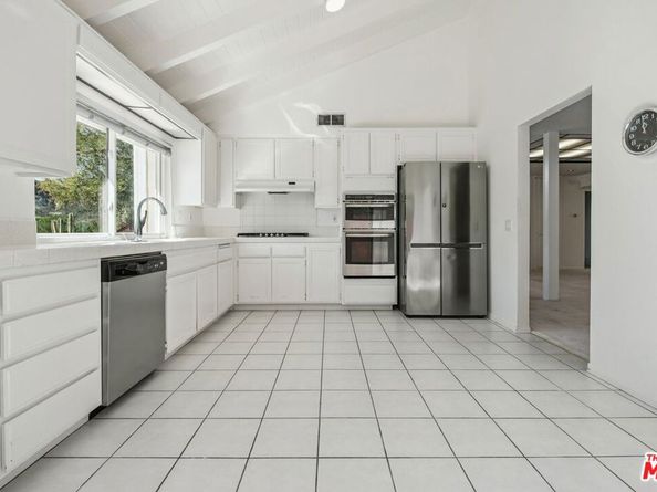 16999 Avenida De Santa Ynez, Pacific Palisades CA 90272