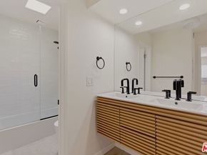 5651 Sumner Way 309, Culver City CA 90230