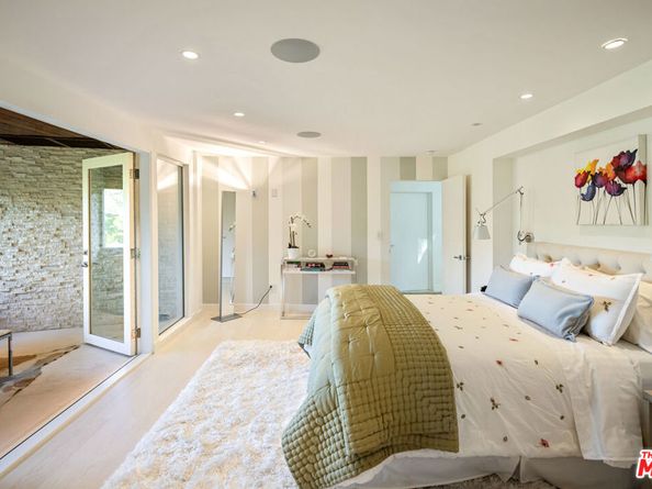 9422 Readcrest Drive, Beverly Hills CA 90210