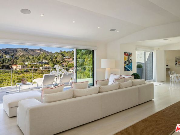 9422 Readcrest Drive, Beverly Hills CA 90210