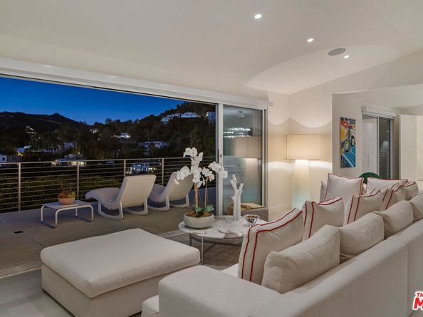 9422 Readcrest Drive, Beverly Hills CA 90210