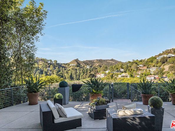 9422 Readcrest Drive, Beverly Hills CA 90210