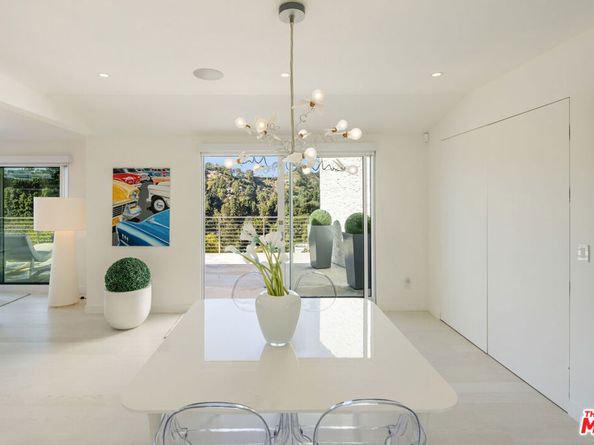 9422 Readcrest Drive, Beverly Hills CA 90210