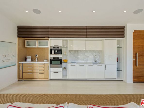 9422 Readcrest Drive, Beverly Hills CA 90210