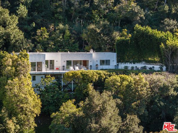 9422 Readcrest Drive, Beverly Hills CA 90210