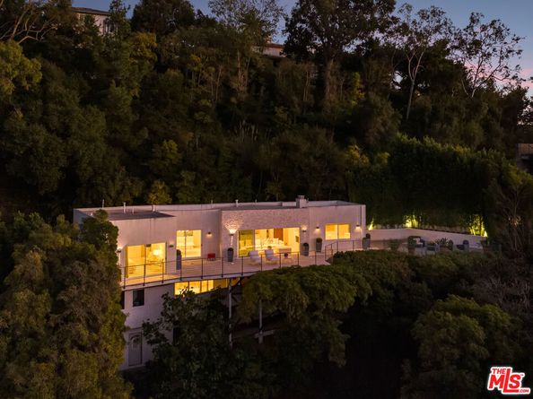 9422 Readcrest Drive, Beverly Hills CA 90210