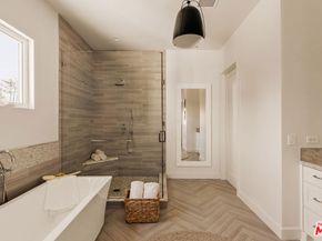 7324 Westlawn Avenue, Los Angeles CA 90045