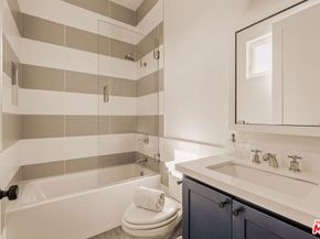 7324 Westlawn Avenue, Los Angeles CA 90045