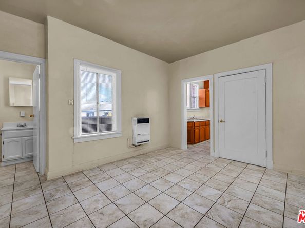 5734 S Broadway, Los Angeles CA 90037