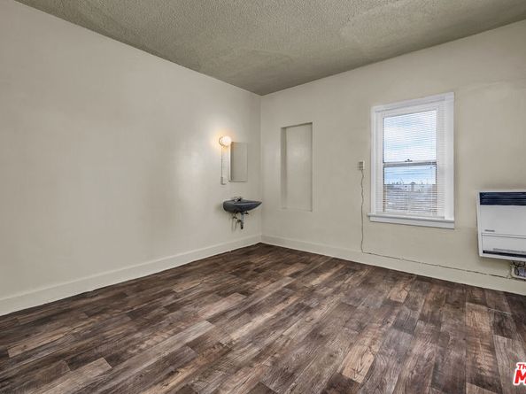 5734 S Broadway, Los Angeles CA 90037