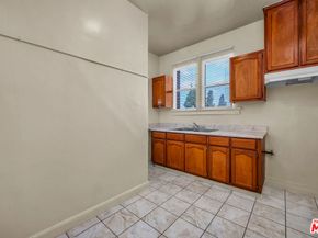 5734 S Broadway, Los Angeles CA 90037