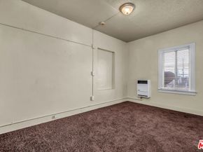 5734 S Broadway, Los Angeles CA 90037