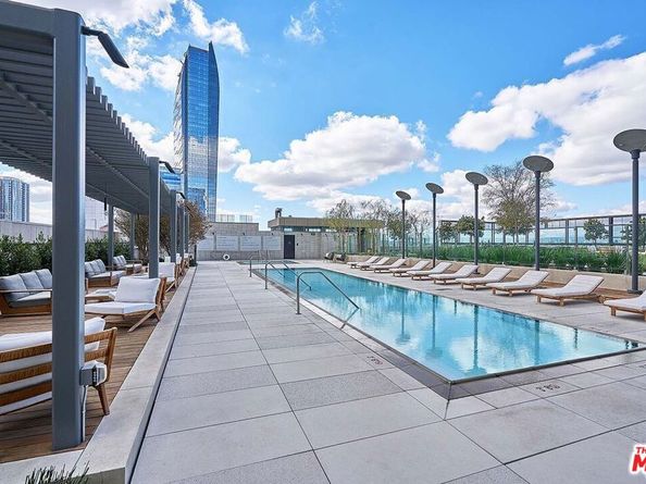 889 Francisco Street 1001, Los Angeles CA 90017