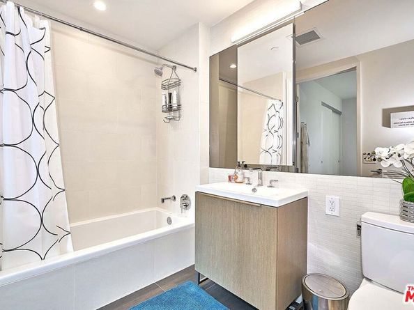 889 Francisco Street 1001, Los Angeles CA 90017