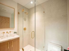 2933 Glenn Avenue, Santa Monica CA 90405