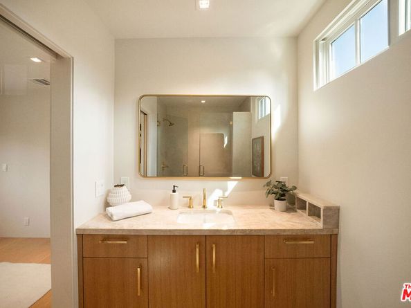 2933 Glenn Avenue, Santa Monica CA 90405