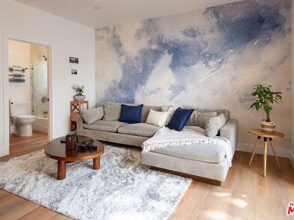 1506 N Benton Way, Los Angeles CA 90026