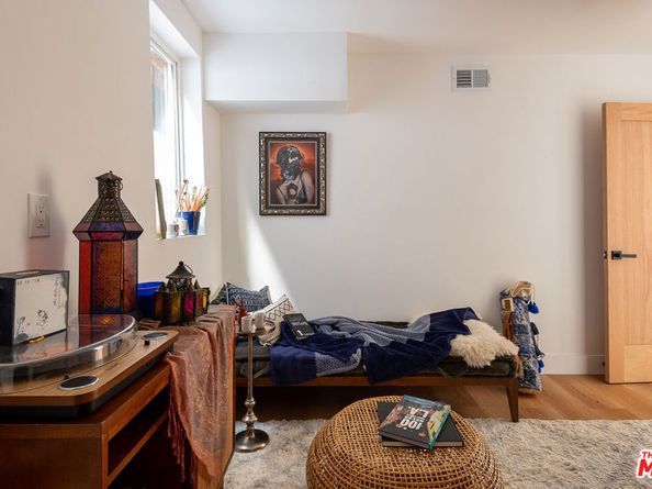 1506 N Benton Way, Los Angeles CA 90026