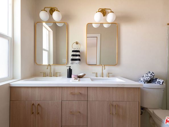 1506 N Benton Way, Los Angeles CA 90026