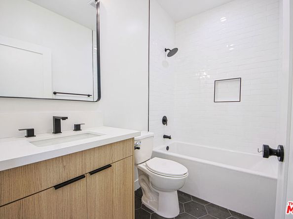 11734 Gilmore Street, North Hollywood CA 91606