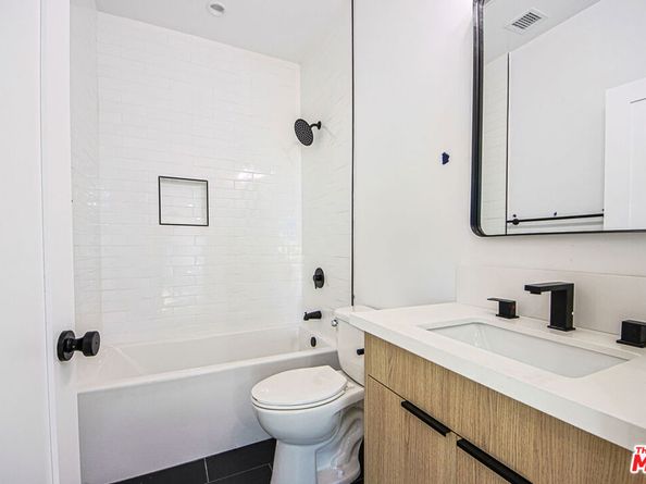 11734 Gilmore Street, North Hollywood CA 91606