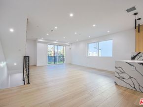 11734 Gilmore Street, North Hollywood CA 91606